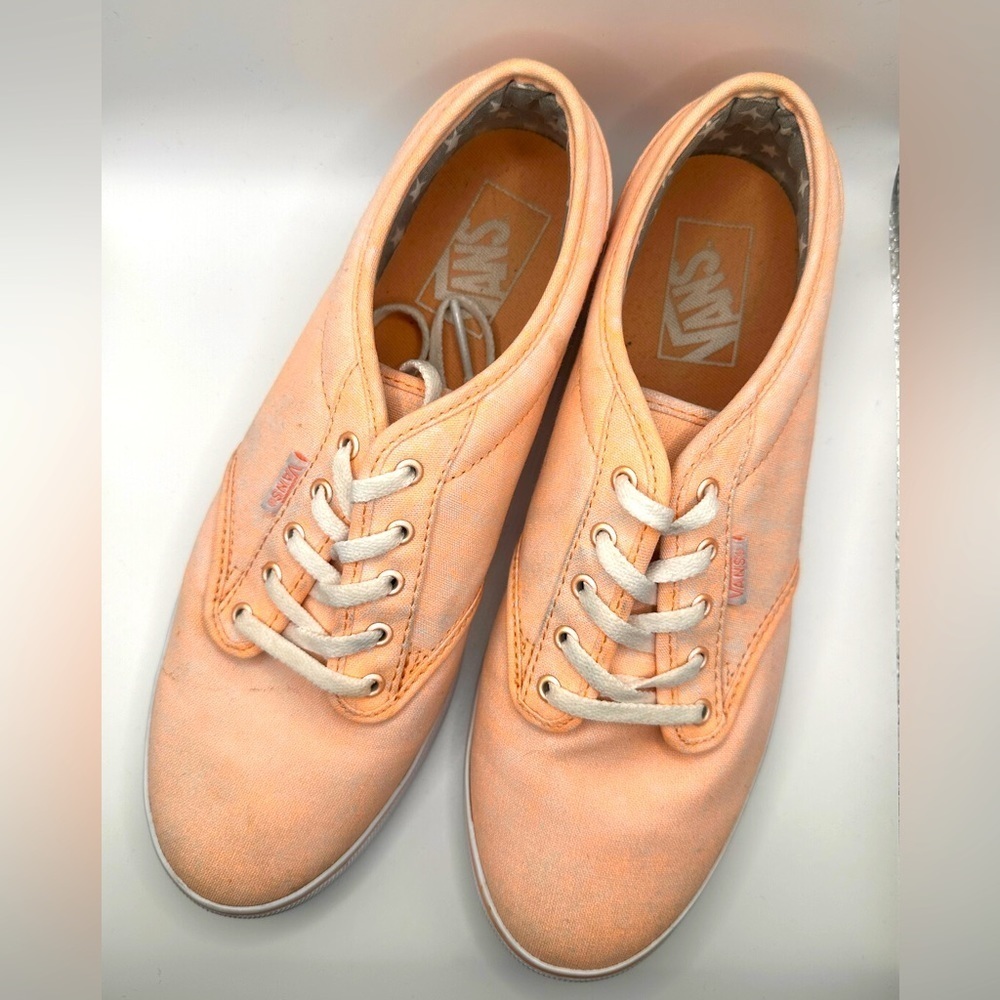 Vans Size 9 Womens Size Peach Low Top Skating Shoes Star interior Canvas - Picture 2 of 4